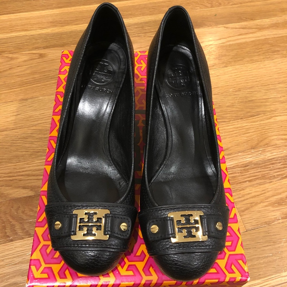 Black leather Tory Burch wedges